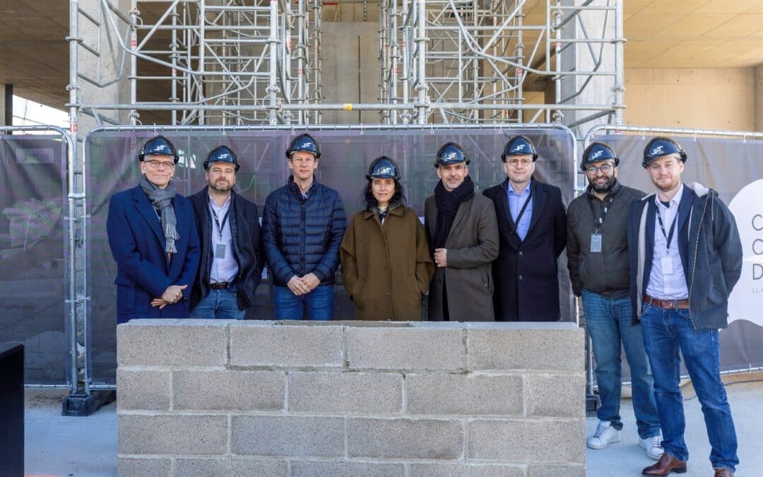 Pose de la première pierre du projet Stairs
